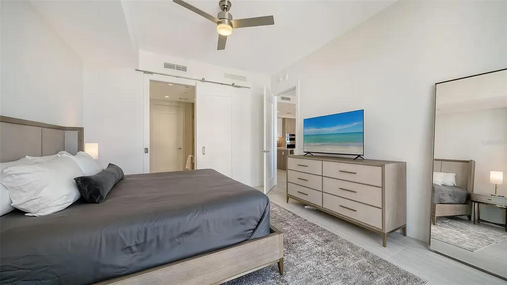 301 Quay Commons Drive Sarasota FL 34236