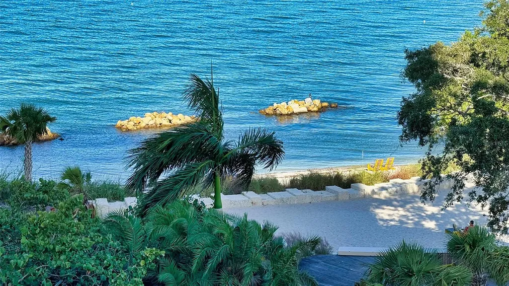 301 Quay Commons Drive Sarasota FL 34236