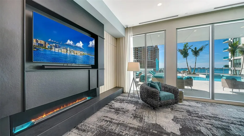 301 Quay Commons Drive Sarasota FL 34236