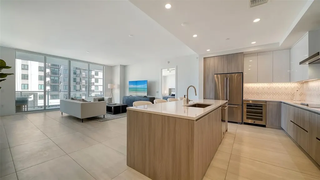 301 Quay Commons Drive Sarasota FL 34236