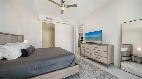 301 Quay Commons Drive Sarasota FL 34236