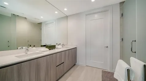 301 Quay Commons Drive Sarasota FL 34236