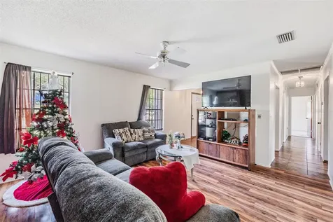 36736 Suwanee Way Dade City FL 33525