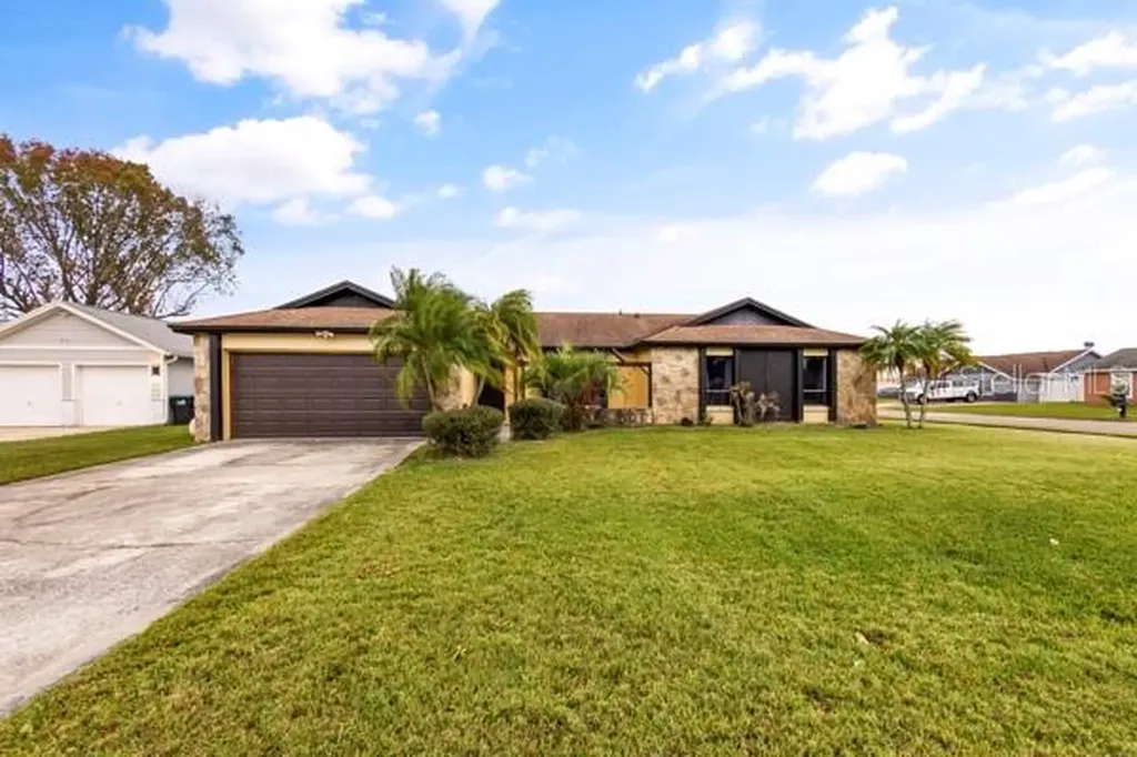 8102 Lianna Drive Orlando FL 32822