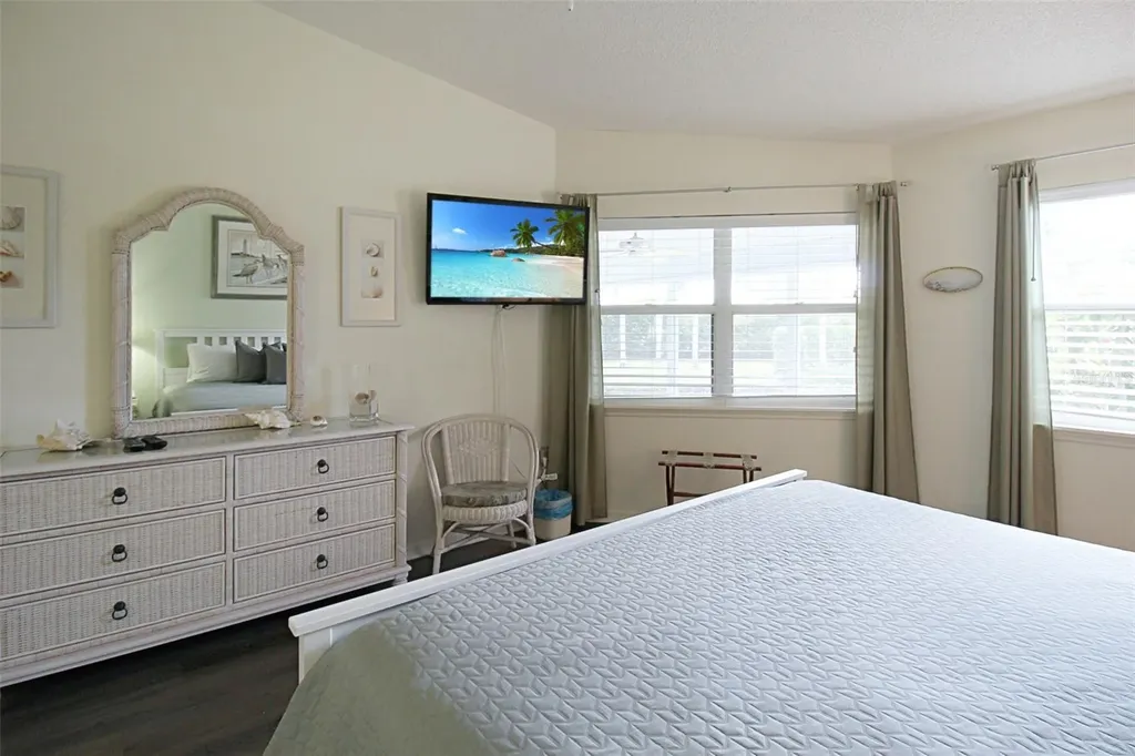 1260 Siesta Bayside Drive Sarasota FL 34242