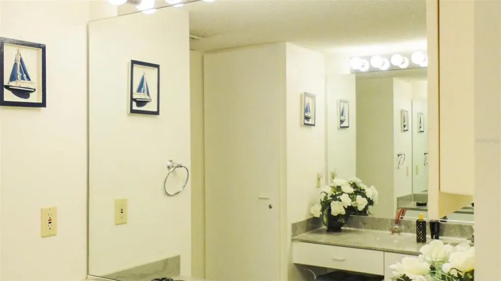 1318 Siesta Bayside Drive Sarasota FL 34242