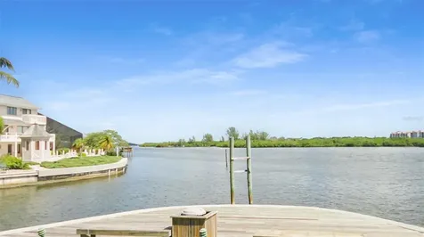 1318 Siesta Bayside Drive Sarasota FL 34242