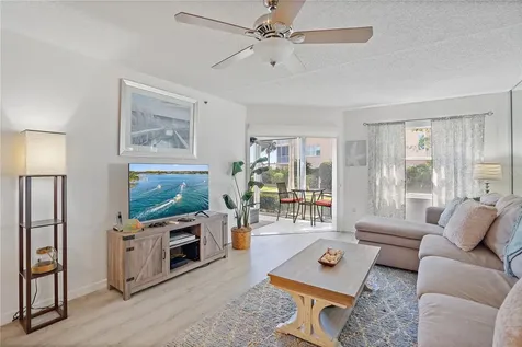 1374 Siesta Bayside Drive Sarasota FL 34242