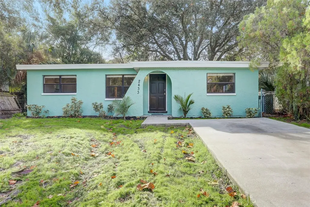 2433 S Ramona Circle Tampa FL 33612