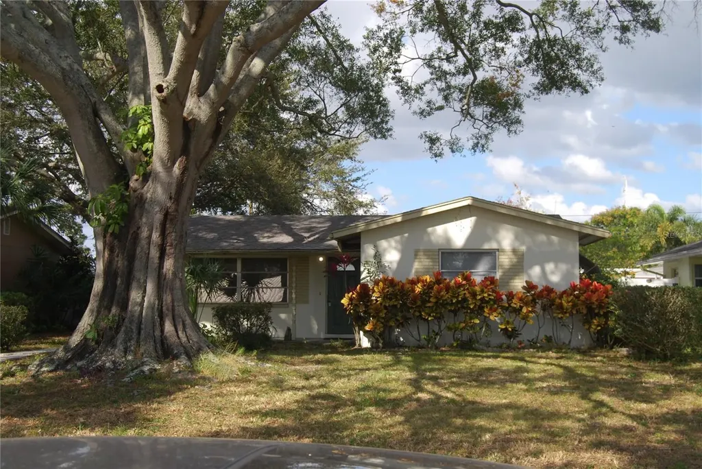 3719 15th Avenue N St Petersburg FL 33713