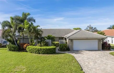 4736 Overlook Drive NE St Petersburg FL 33703