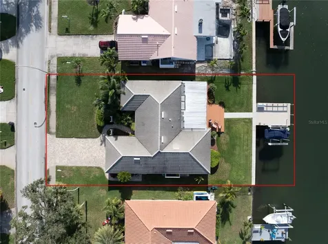 4736 Overlook Drive NE St Petersburg FL 33703