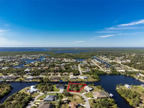 17306 Gulfspray Circle Port Charlotte FL 33948