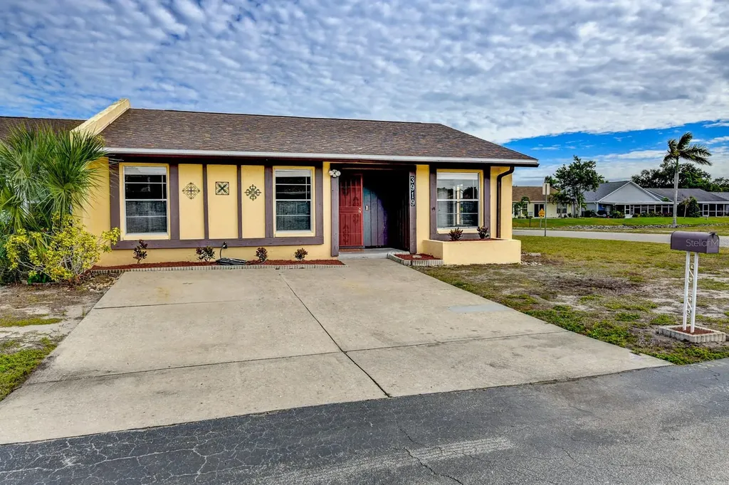 3919 40th Street W Bradenton FL 34205