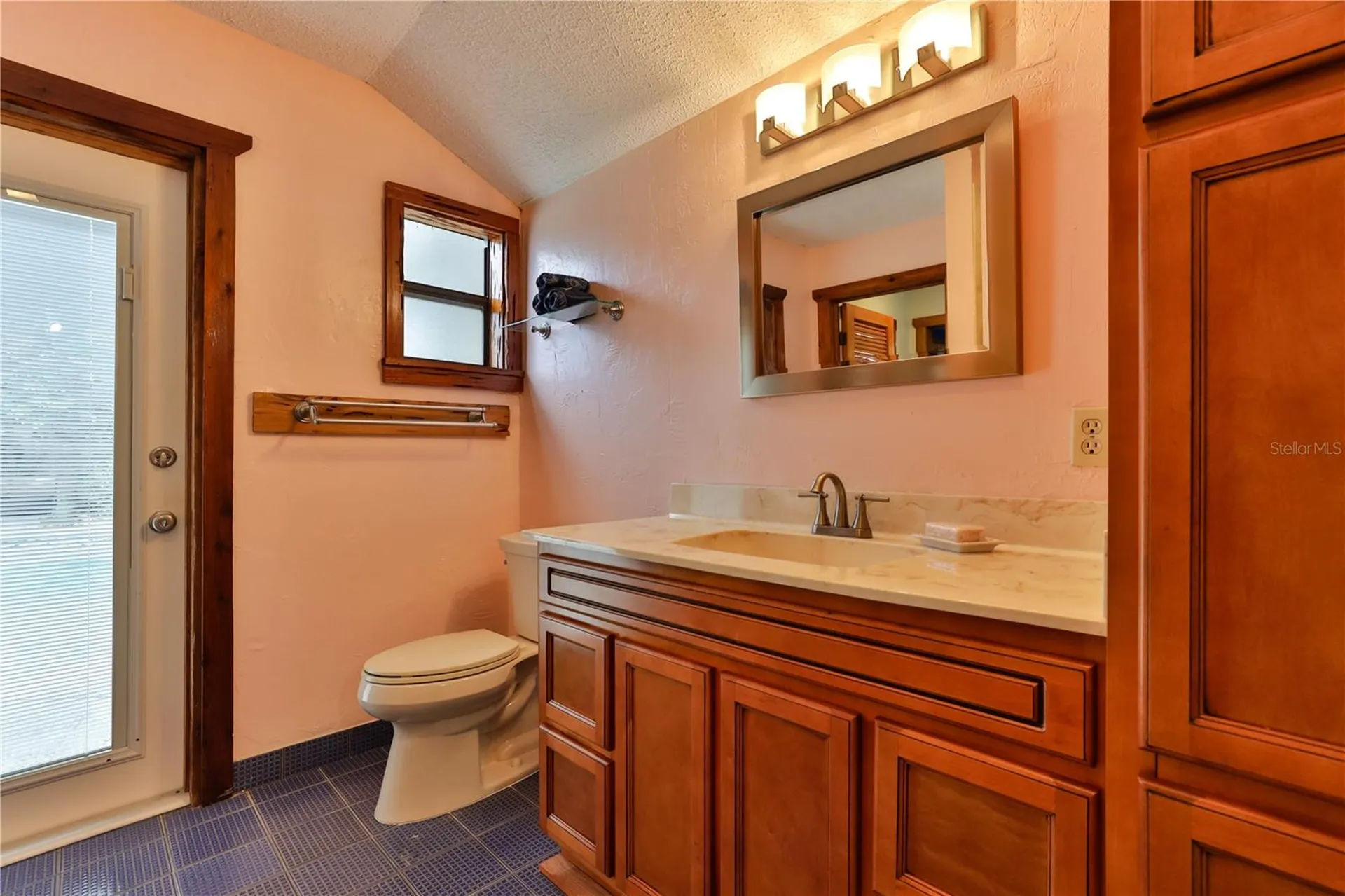 314 Due East Street New Smyrna Beach FL 32169