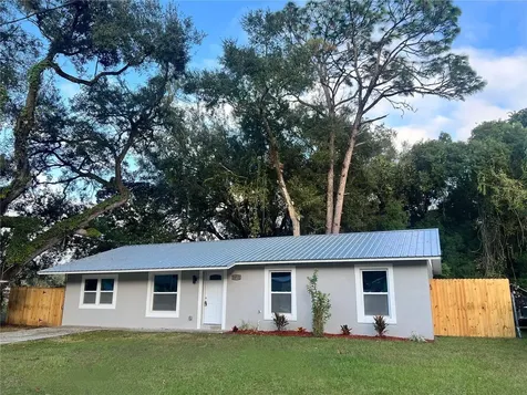 14722 State Street Dade City FL 33523