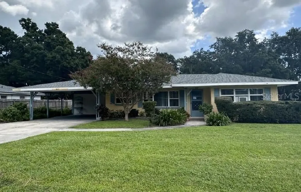 5835 Lake Breeze Avenue Lakeland FL 33809