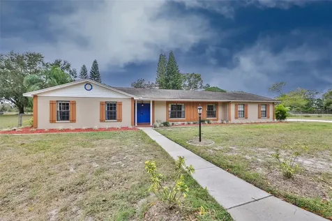 920 Lakeview Drive Wimauma FL 33598