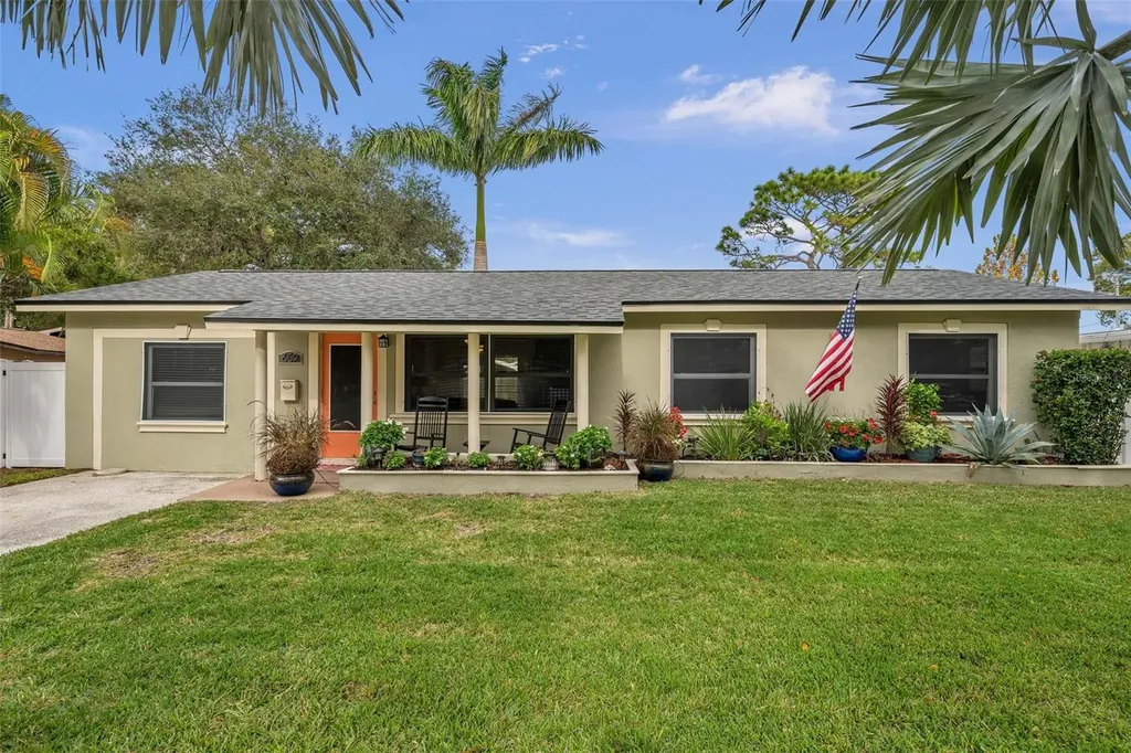 659 Cedarwood Street N St Petersburg FL 33703