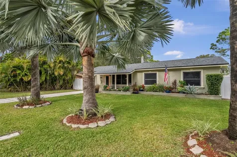 659 Cedarwood Street N St Petersburg FL 33703