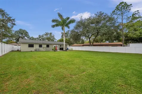 659 Cedarwood Street N St Petersburg FL 33703