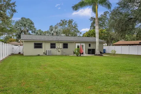 659 Cedarwood Street N St Petersburg FL 33703
