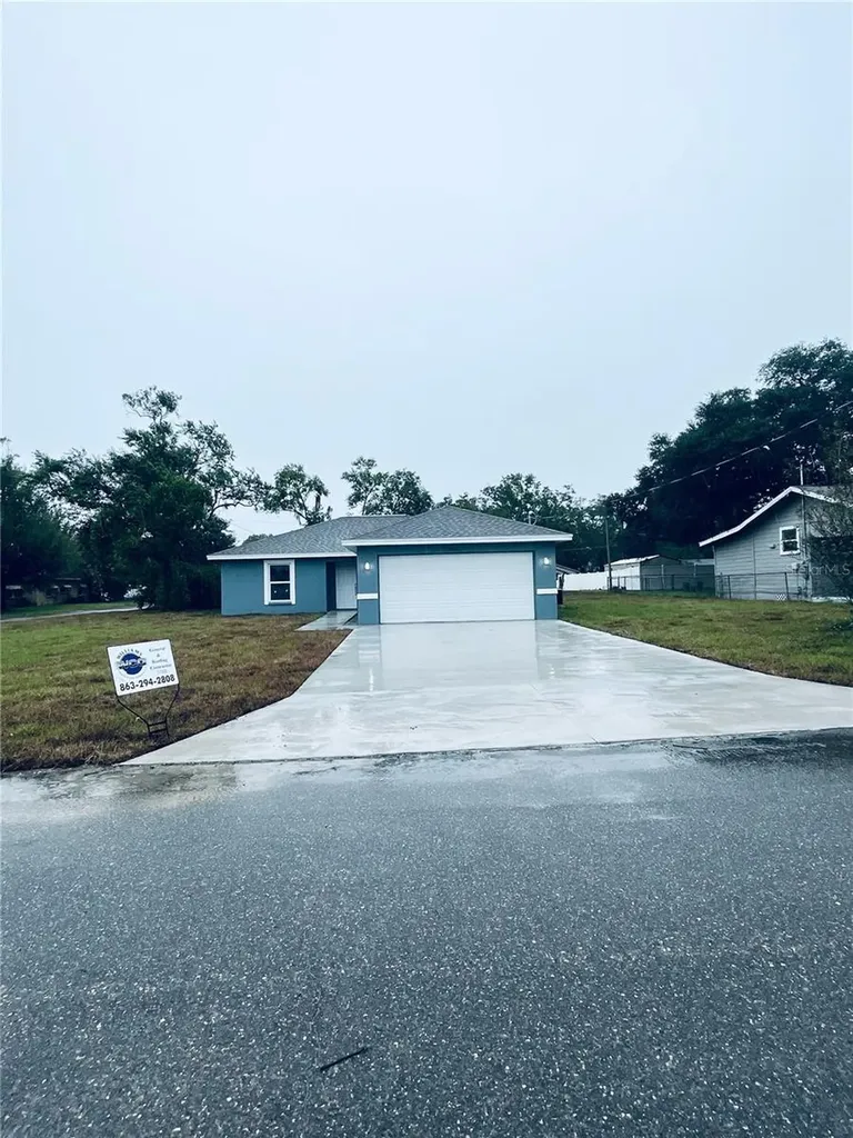 1302 NE 3rd Street Mulberry FL 33860
