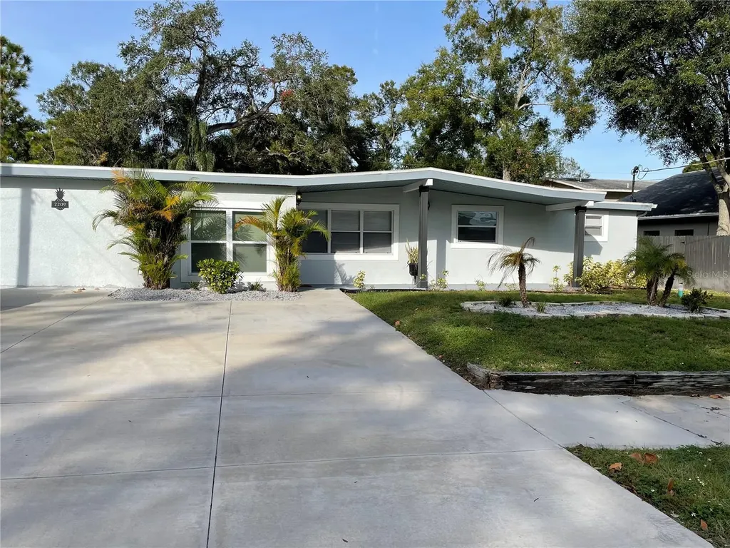 2209 W Ohio Avenue Tampa FL 33607