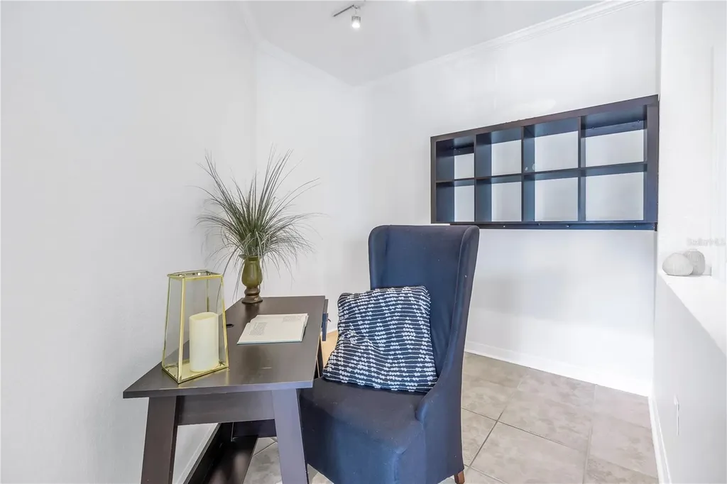 1064 N Tamiami Trail Sarasota FL 34236