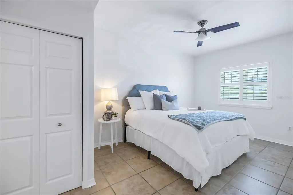 1064 N Tamiami Trail Sarasota FL 34236