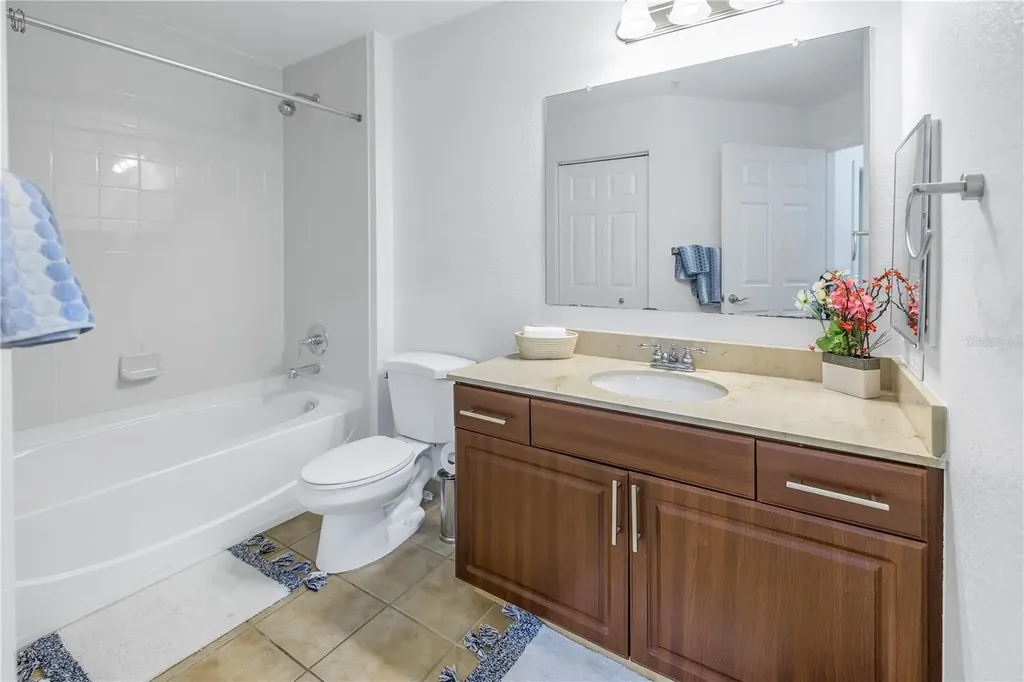 1064 N Tamiami Trail Sarasota FL 34236