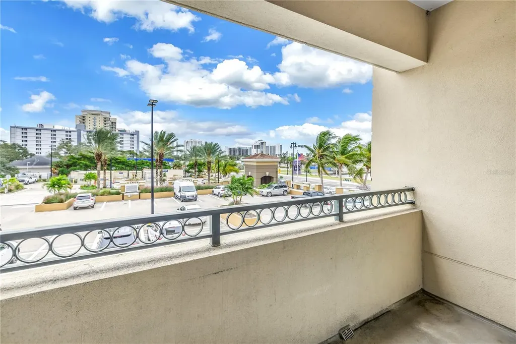 1064 N Tamiami Trail Sarasota FL 34236