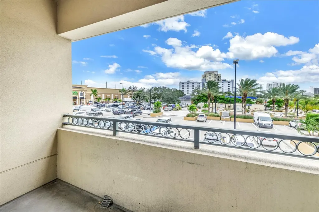 1064 N Tamiami Trail Sarasota FL 34236