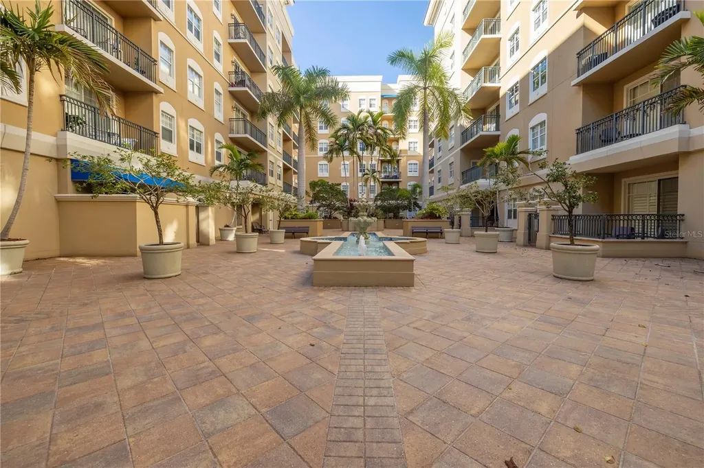 1064 N Tamiami Trail Sarasota FL 34236
