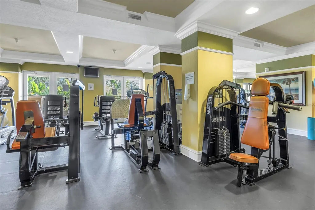 1064 N Tamiami Trail Sarasota FL 34236