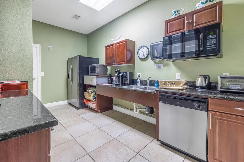 1064 N Tamiami Trail Sarasota FL 34236