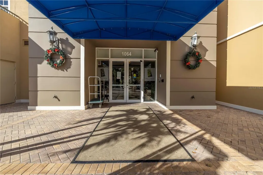 1064 N Tamiami Trail Sarasota FL 34236