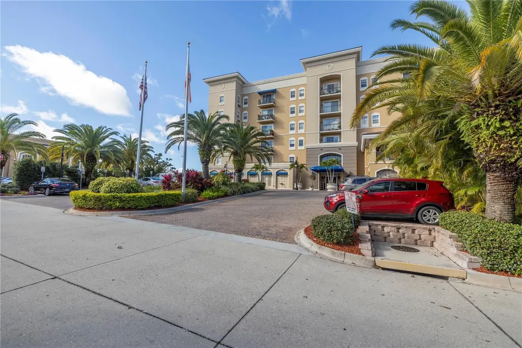 1064 N Tamiami Trail Sarasota FL 34236