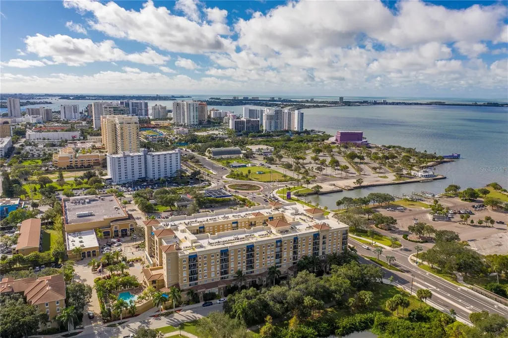 1064 N Tamiami Trail Sarasota FL 34236