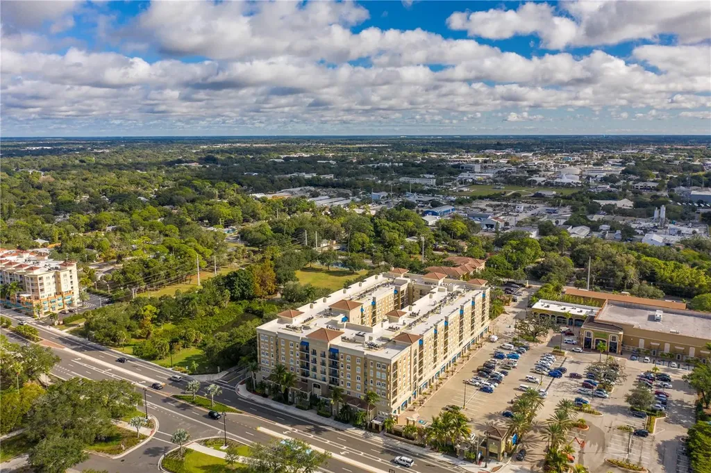 1064 N Tamiami Trail Sarasota FL 34236