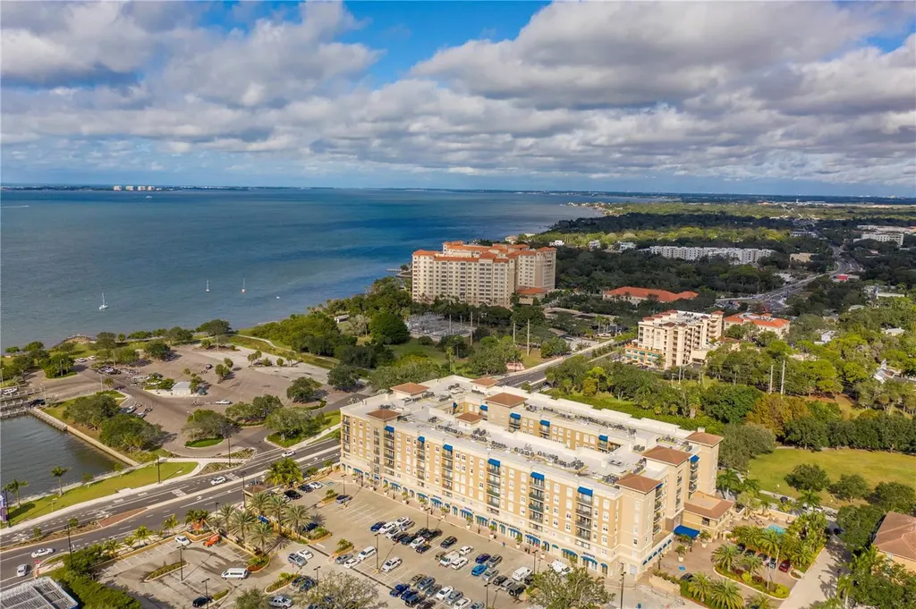 1064 N Tamiami Trail Sarasota FL 34236