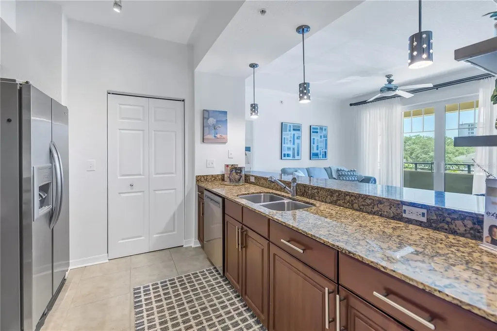 1064 N Tamiami Trail Sarasota FL 34236