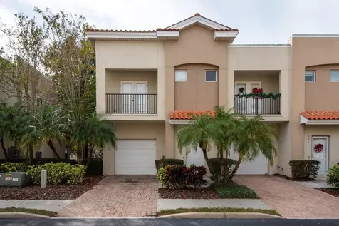 522 101st Avenue N St Petersburg FL 33702