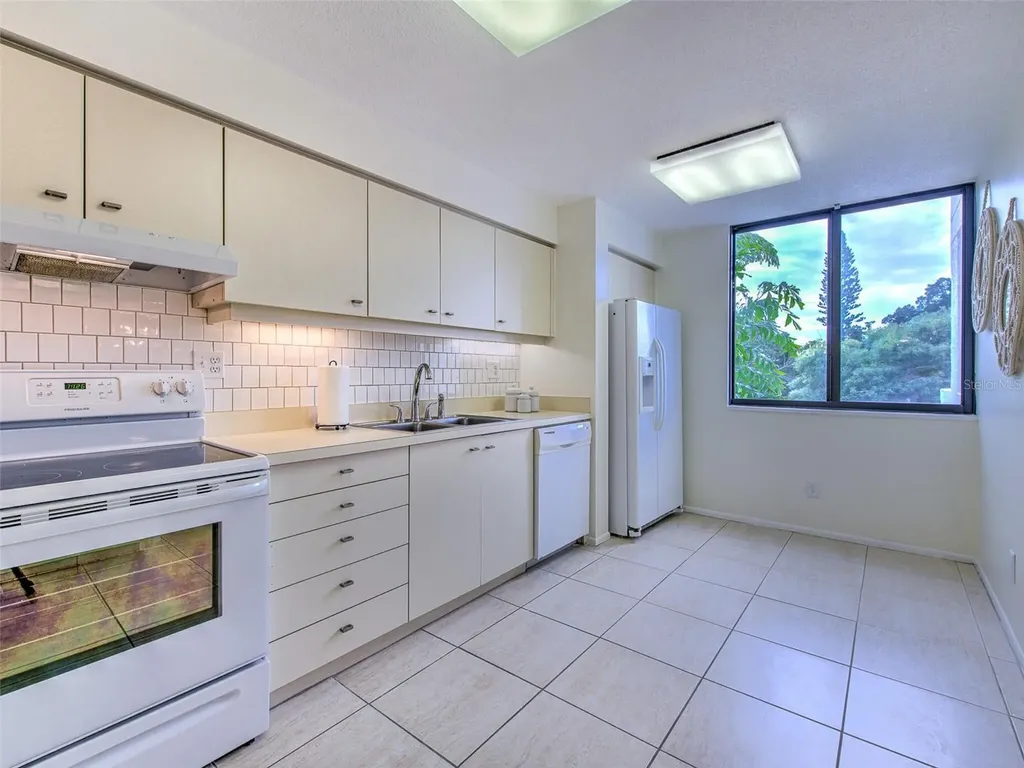 833 Bayport Way Longboat Key FL 34228