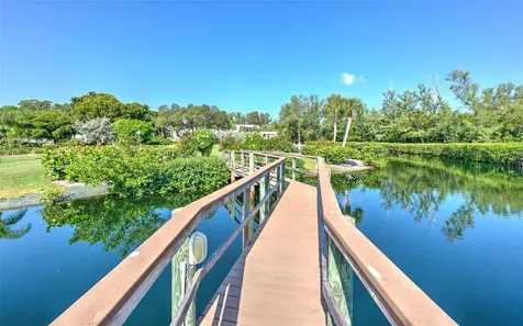 833 Bayport Way Longboat Key FL 34228