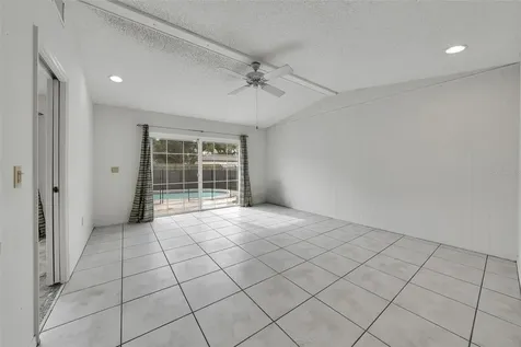 4906 W San Rafael Street Tampa FL 33629
