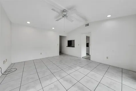 4906 W San Rafael Street Tampa FL 33629