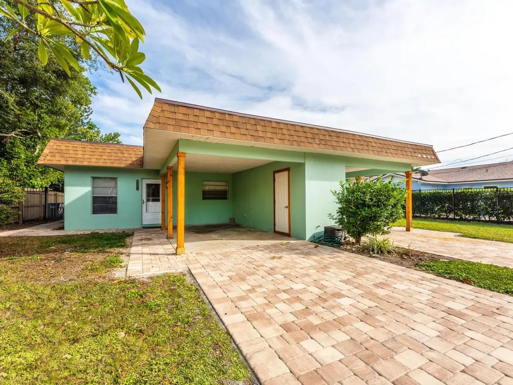 4515 102nd Street W Bradenton FL 34210