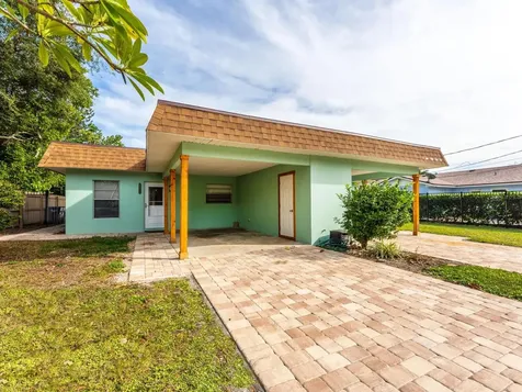 4515 102nd Street W Bradenton FL 34210