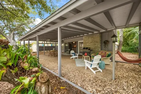 5325 Avenida Del Mare Sarasota FL 34242